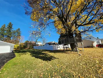 Berwick Road, Salina, NY 13208
