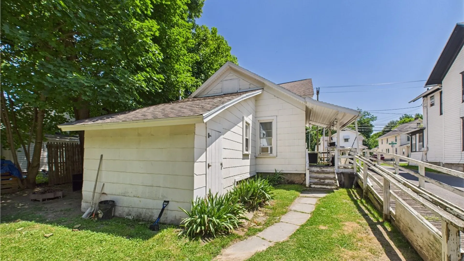 Property at 99 Washington Street, Auburn, NY 13021 4