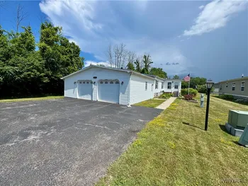 Property at 3023 Springview Dr, Newfane, NY 14108