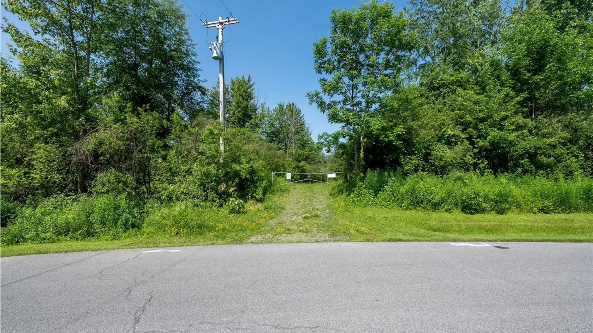 Property at 5592 Nancy Avenue, Cicero, NY 13029 2