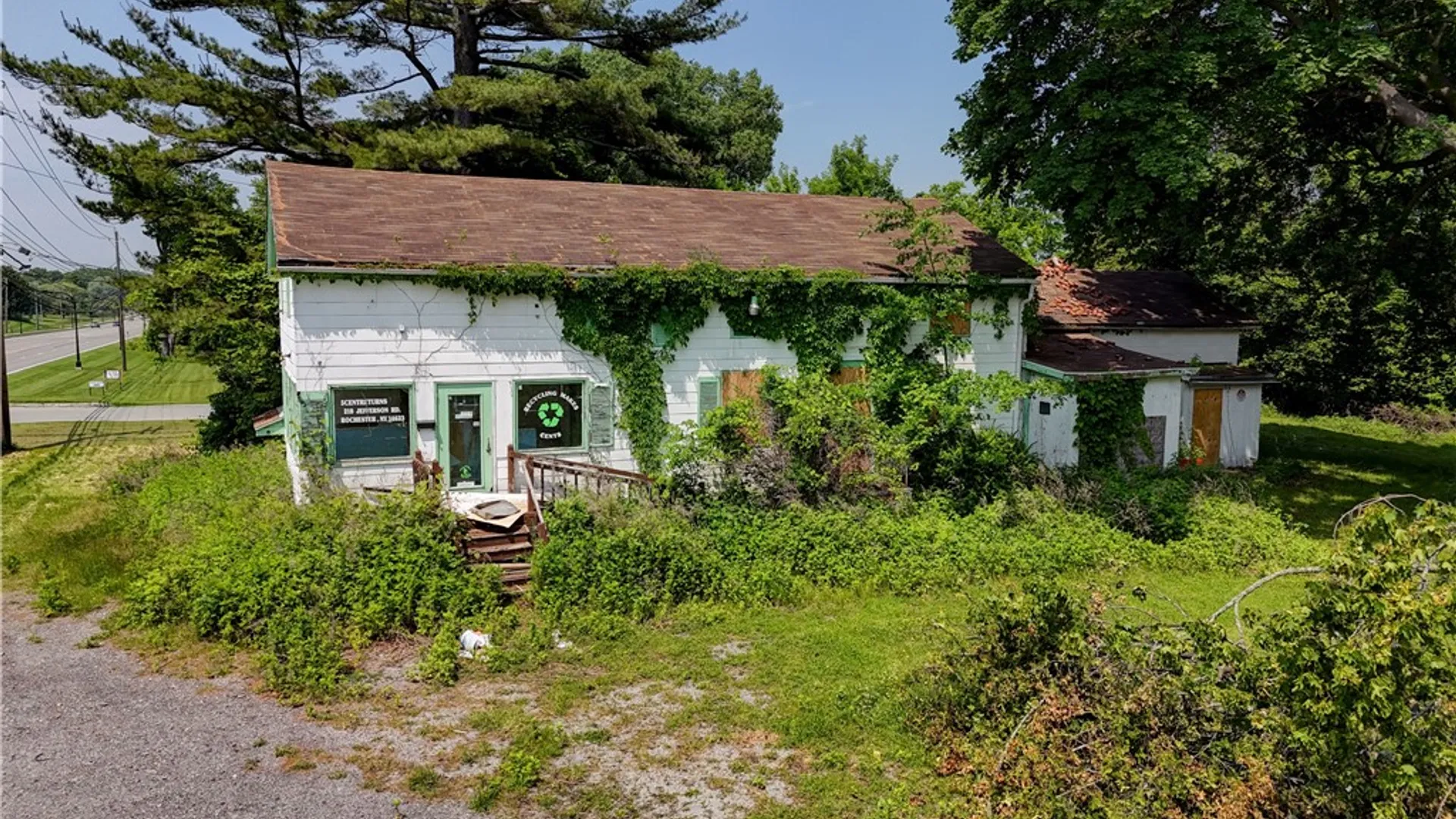 Property at 218 Jefferson Road, Brighton, NY 14623 13