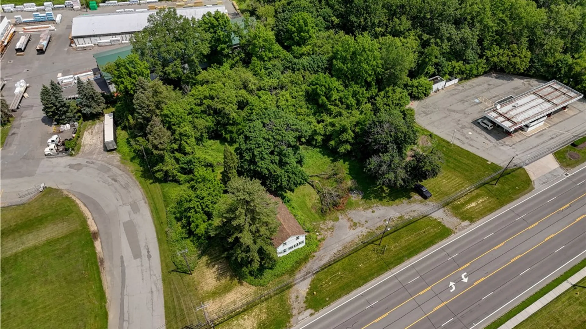 Property at 218 Jefferson Road, Brighton, NY 14623 3