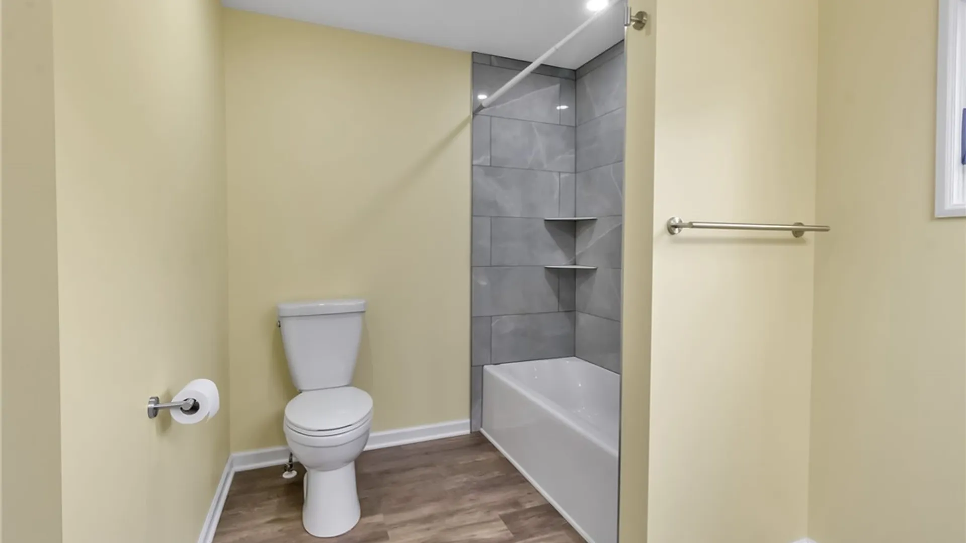 Property at 383 Birchwood Drive, Lockport Town, NY 14094 18