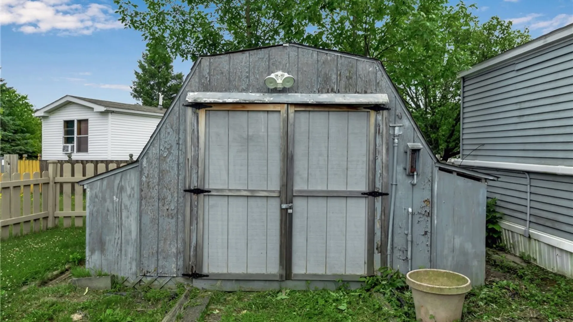 Property at 383 Birchwood Drive, Lockport Town, NY 14094 4