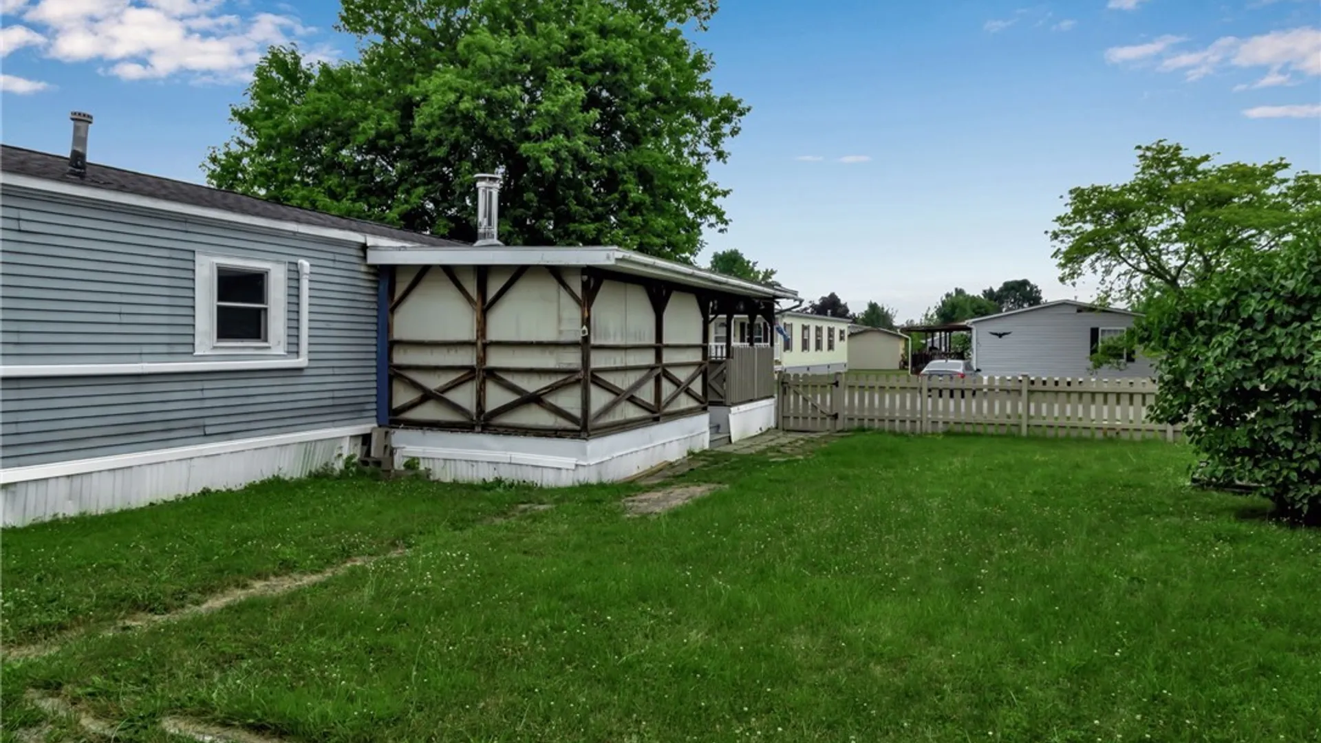 Property at 383 Birchwood Drive, Lockport Town, NY 14094 5