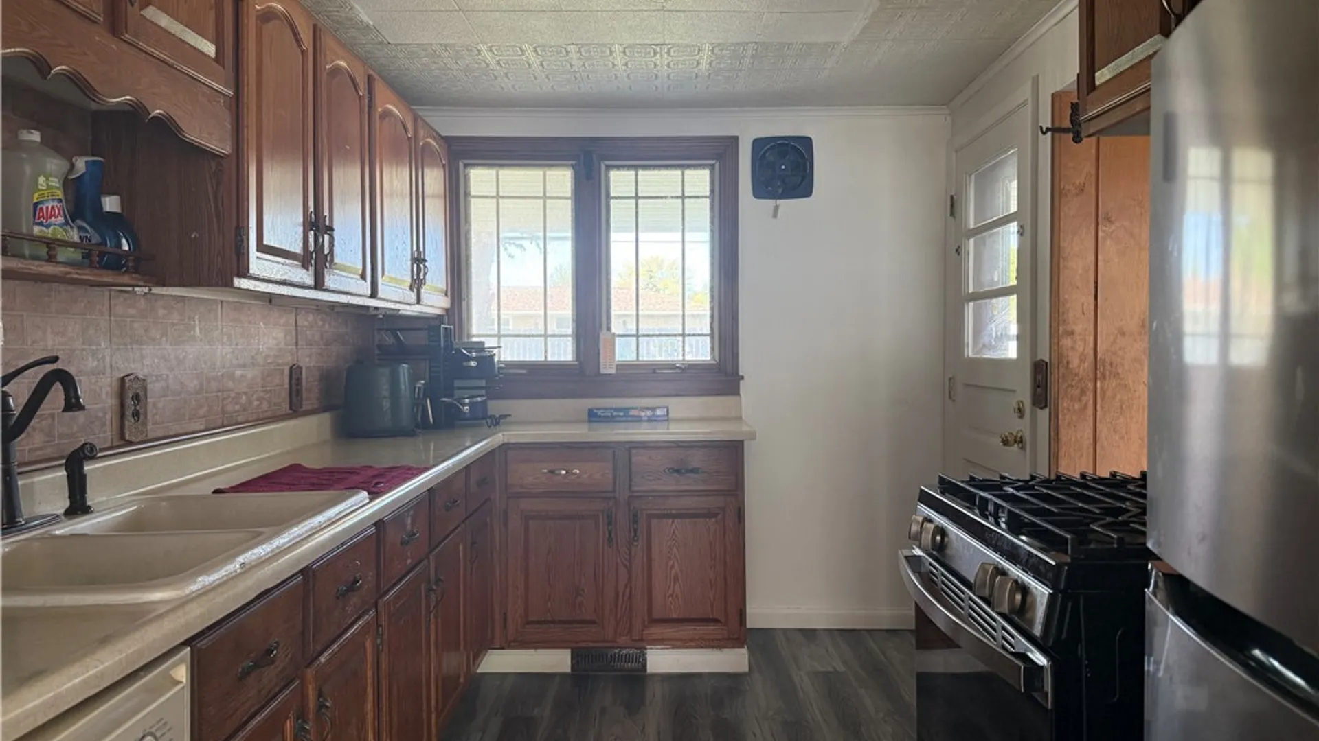 Property at 14 Dolphann Drive, Tonawanda, NY 14150 8