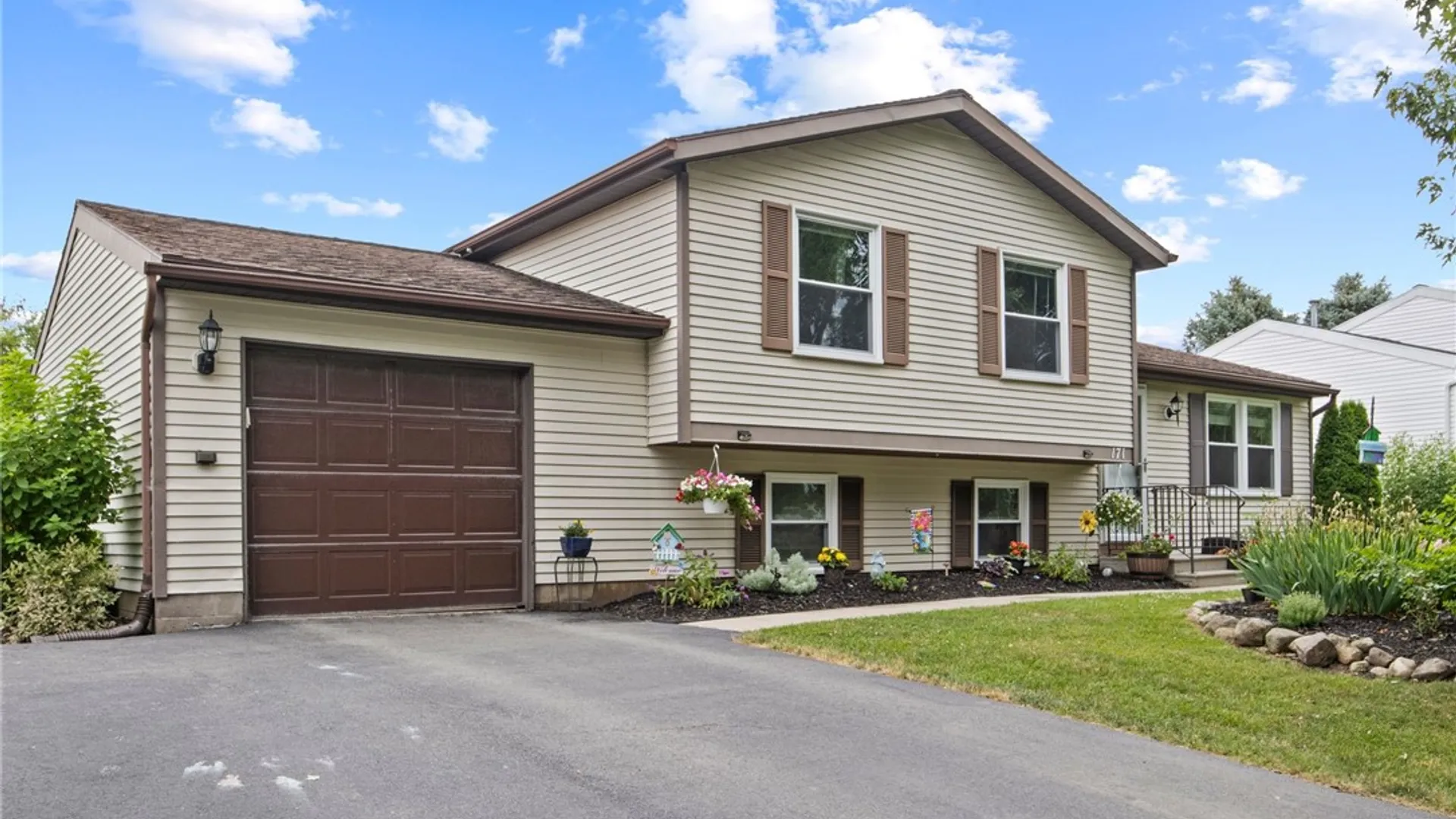 Property at 171 Brandy Wine, Henrietta, NY 14623 3