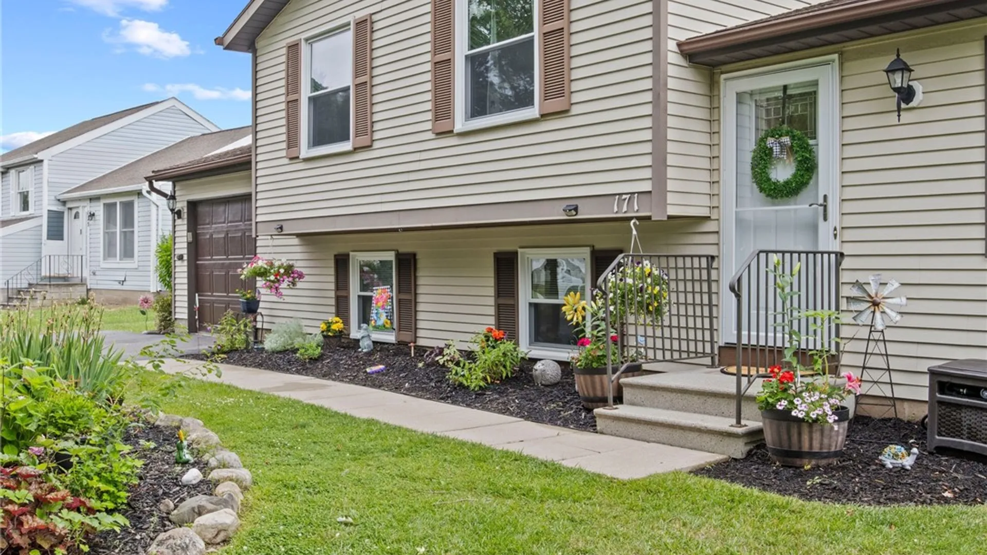 Property at 171 Brandy Wine, Henrietta, NY 14623 4