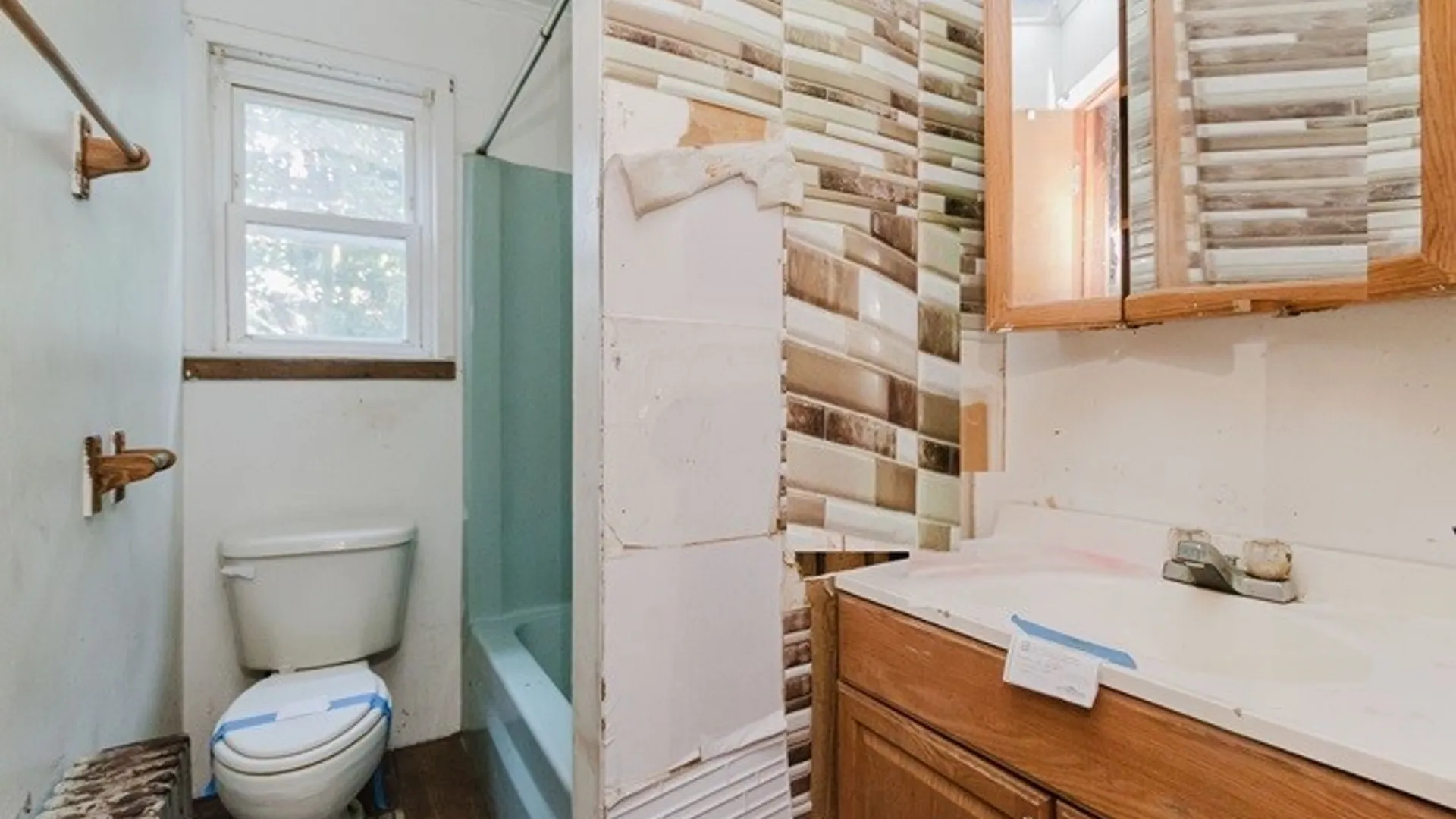 Property at 18 Hillside Place, Lloyd, NY 12528 19