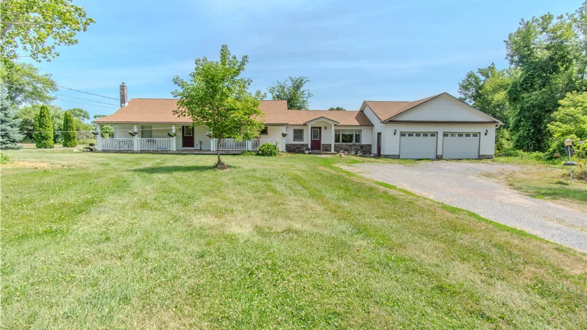 Property at 36976/978 State Route 12e, Clayton, NY 13624 2