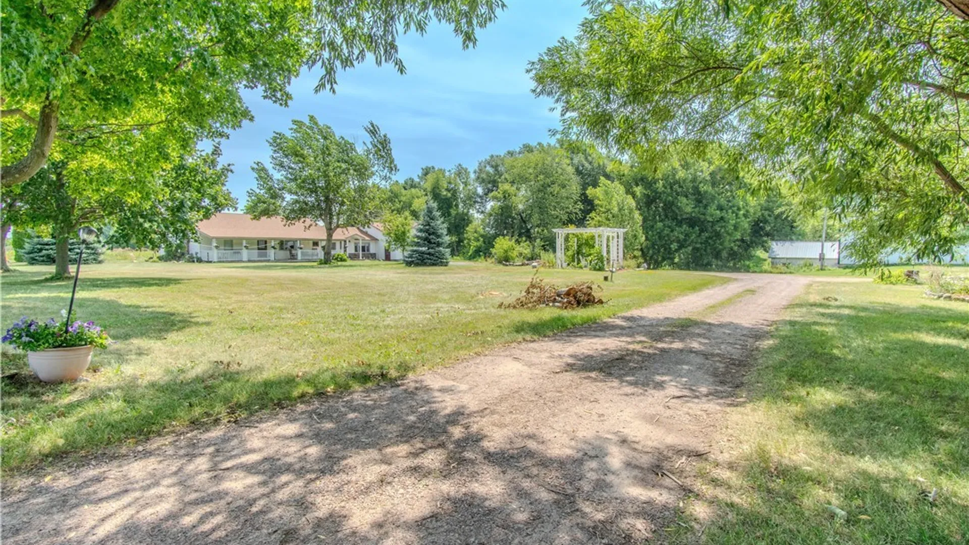 Property at 36976/978 State Route 12e, Clayton, NY 13624 3