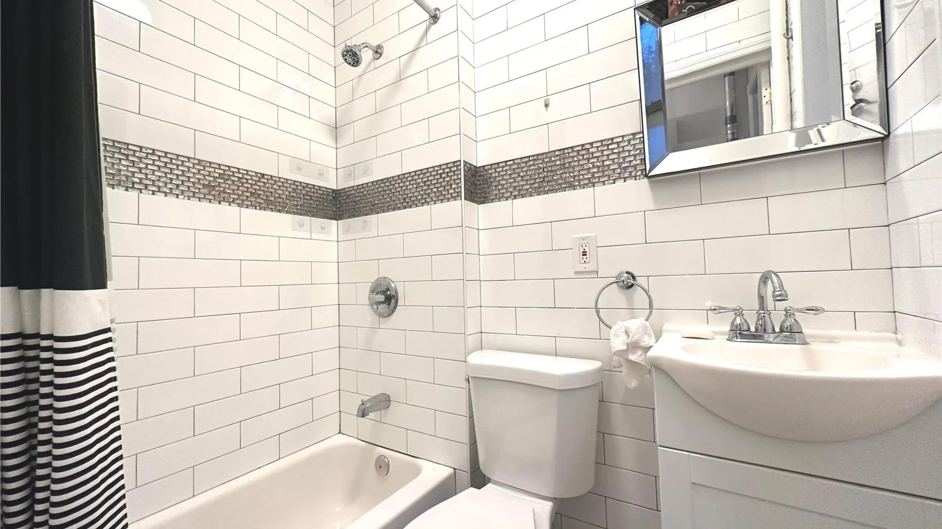 Property at 242 Kingsland Avenue, Brooklyn, NY 11222 5