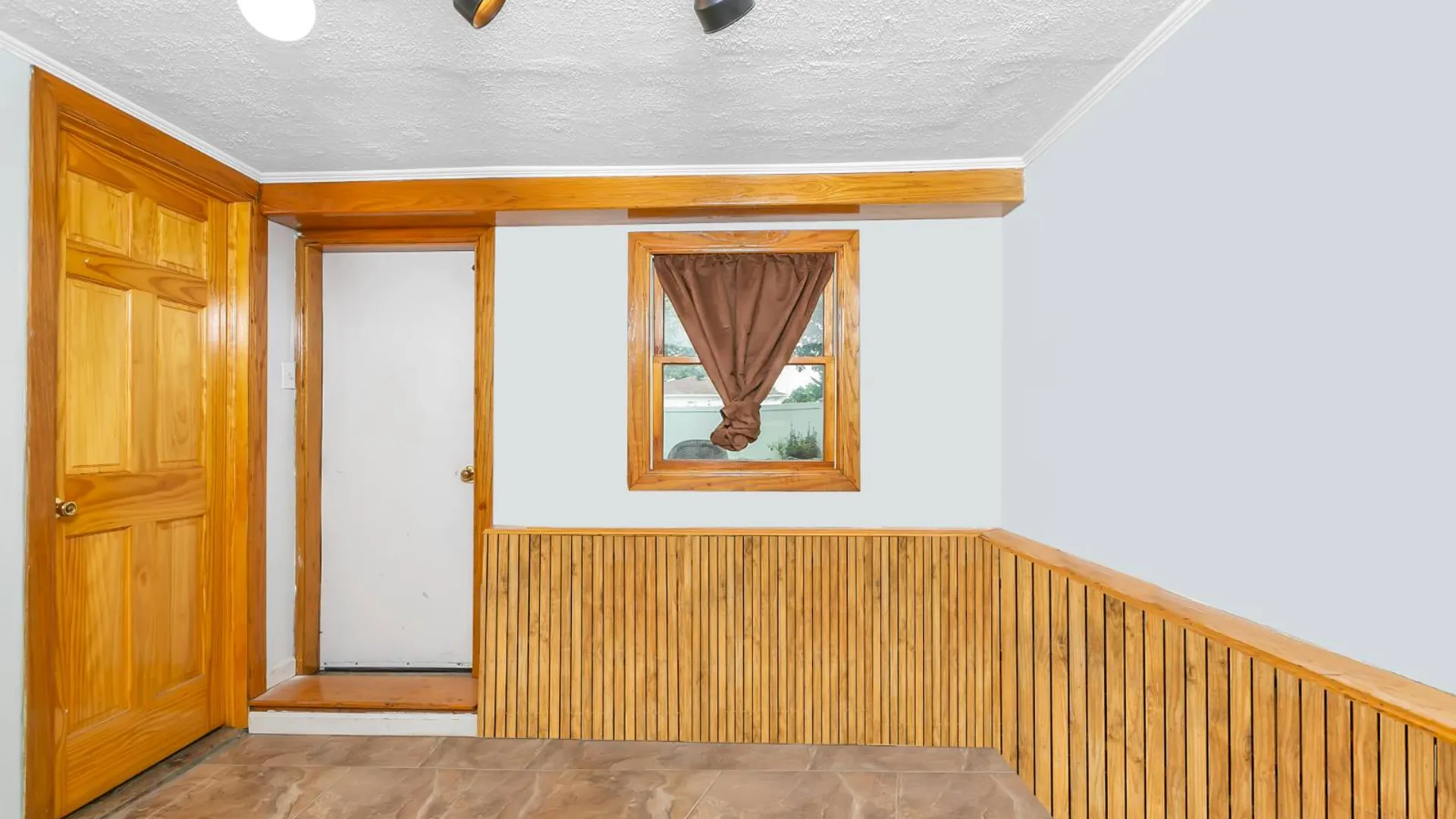Property at 584 Yale St, Oceanside, NY 11572 17