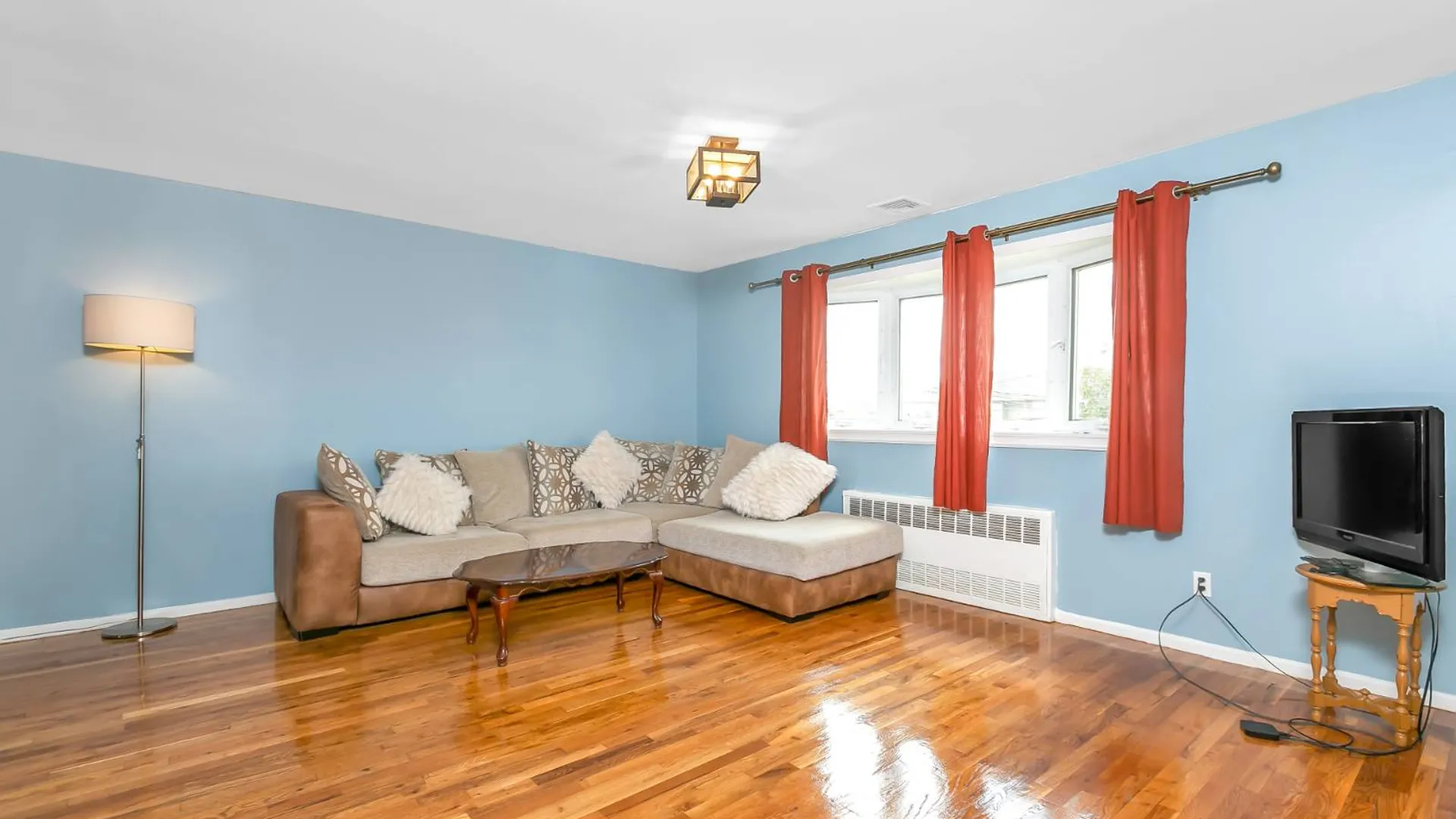 Property at 584 Yale St, Oceanside, NY 11572 9