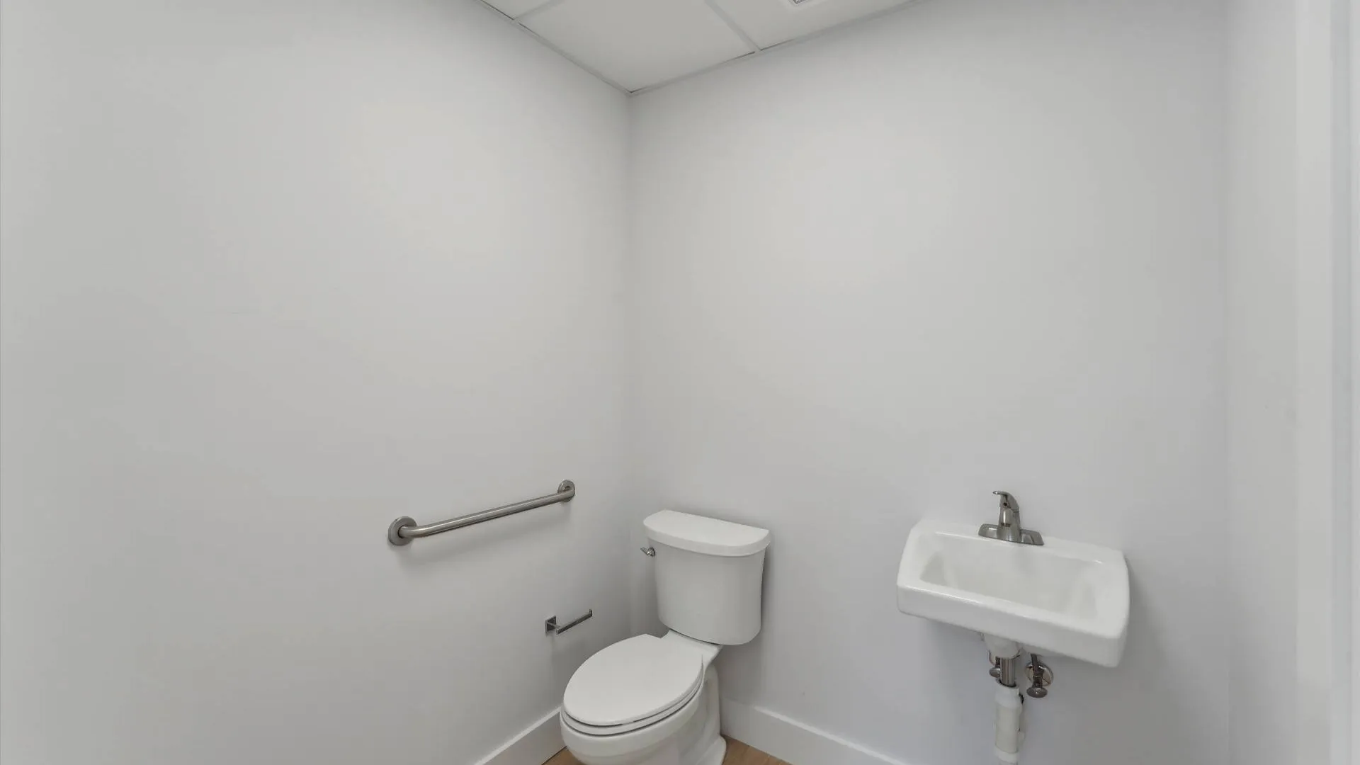 Property at 3 Windmill Ln, Southampton, NY 11968 17