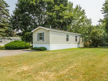 Property at 28 Glenview Drive, Manchester, NY 14432