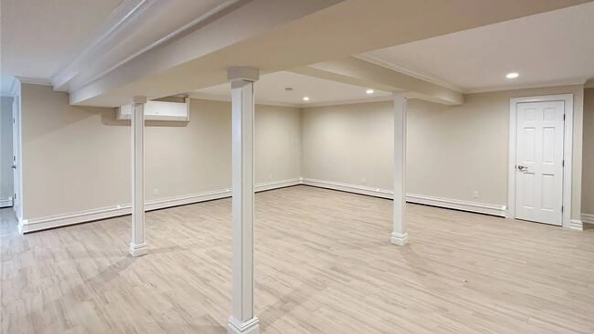 Property at 11 Mark Twain Lane, E. Setauket, NY 11733 28