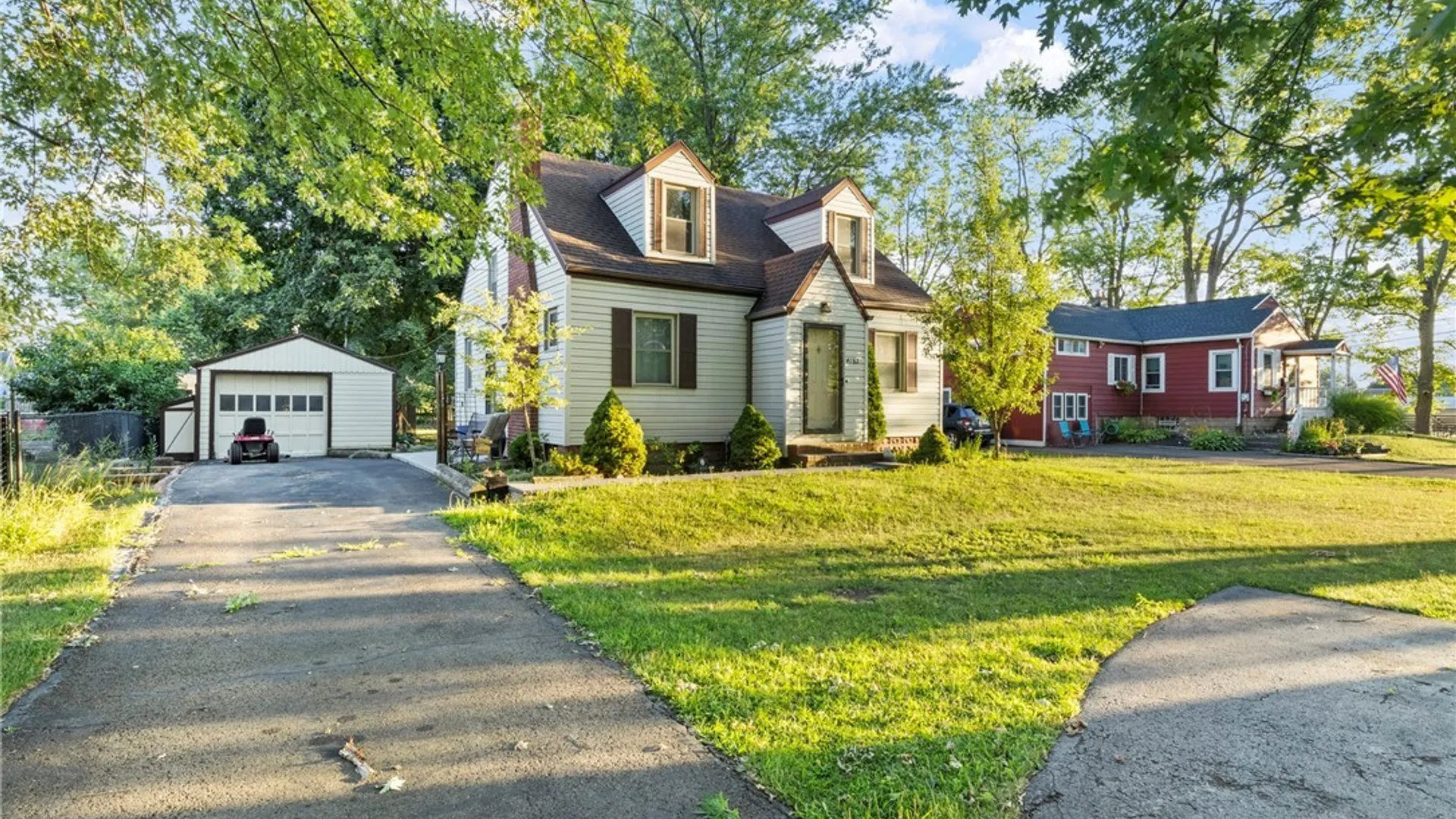 Property at 4165 Norway Place, Hamburg, NY 14075 2