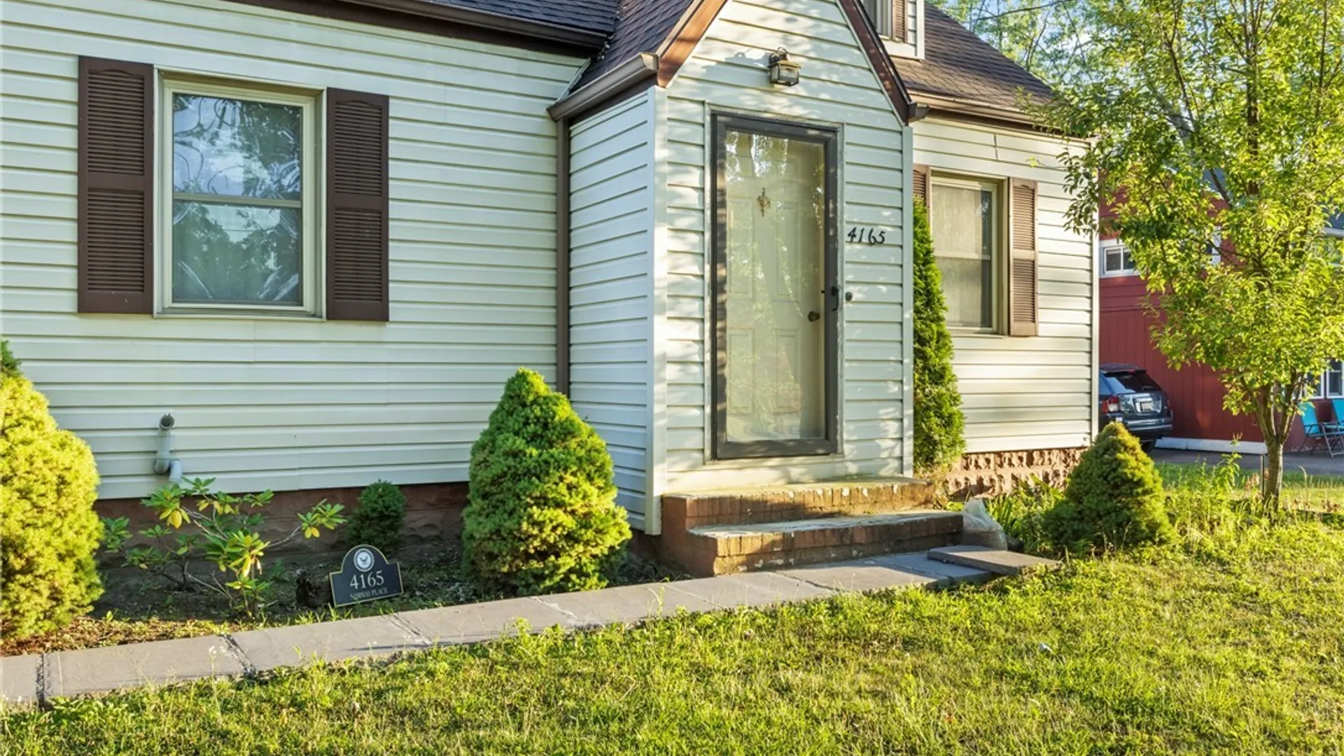 Property at 4165 Norway Place, Hamburg, NY 14075 3