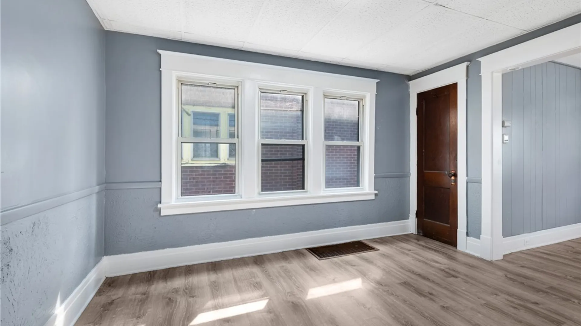 Property at 462 Berkshire Avenue, Buffalo, NY 14215 10