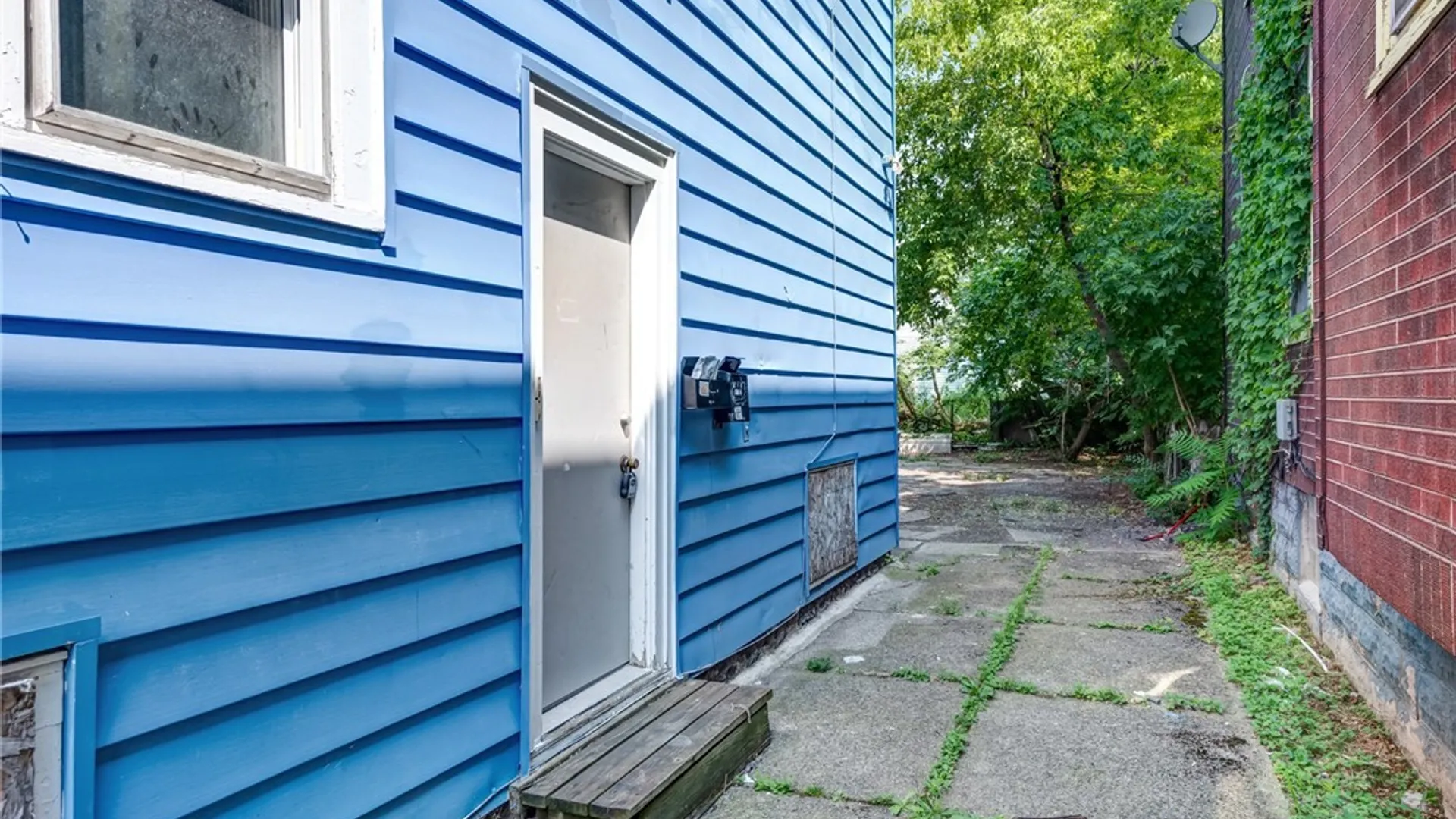 Property at 462 Berkshire Avenue, Buffalo, NY 14215 36