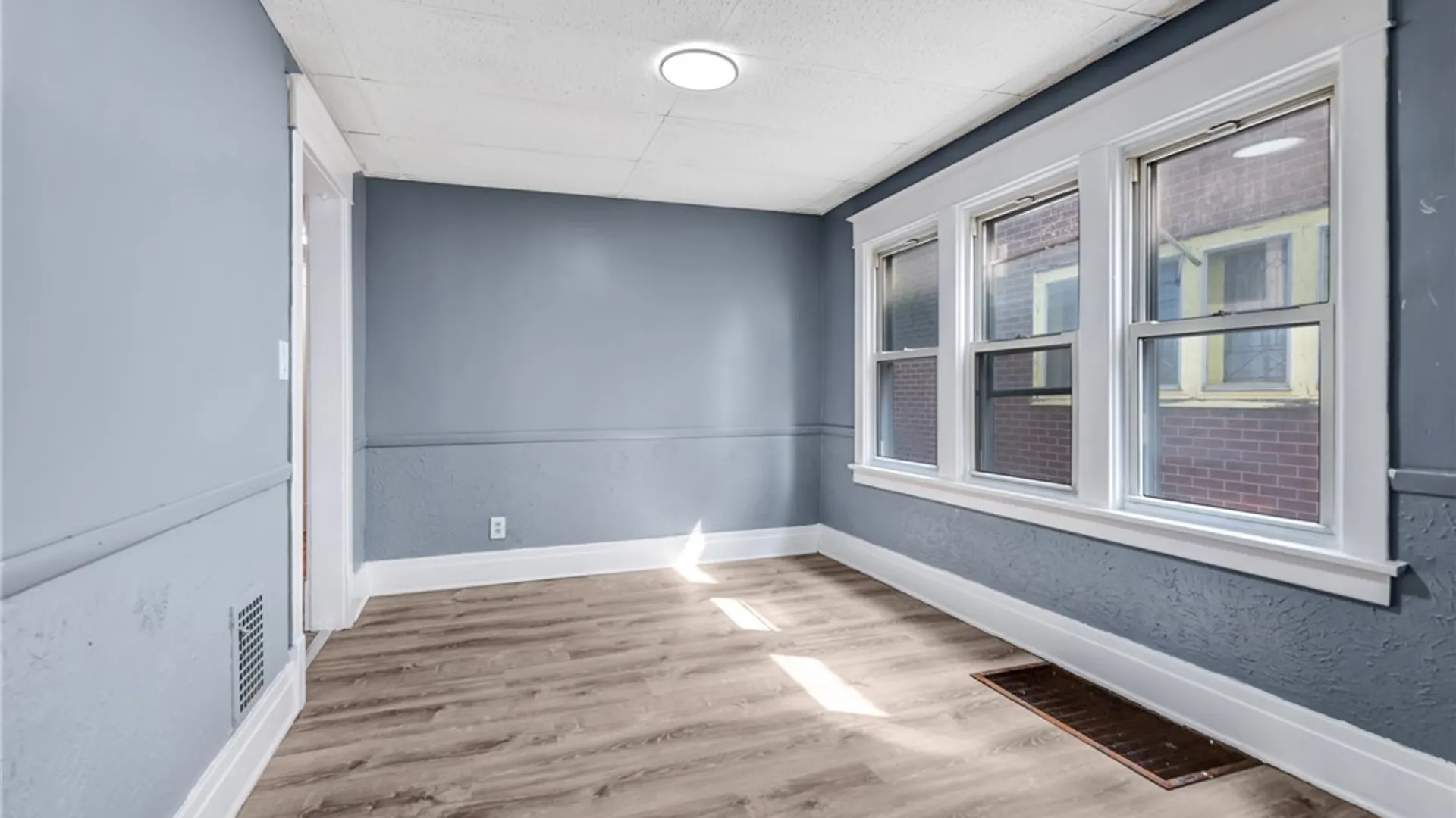 Property at 462 Berkshire Avenue, Buffalo, NY 14215 9
