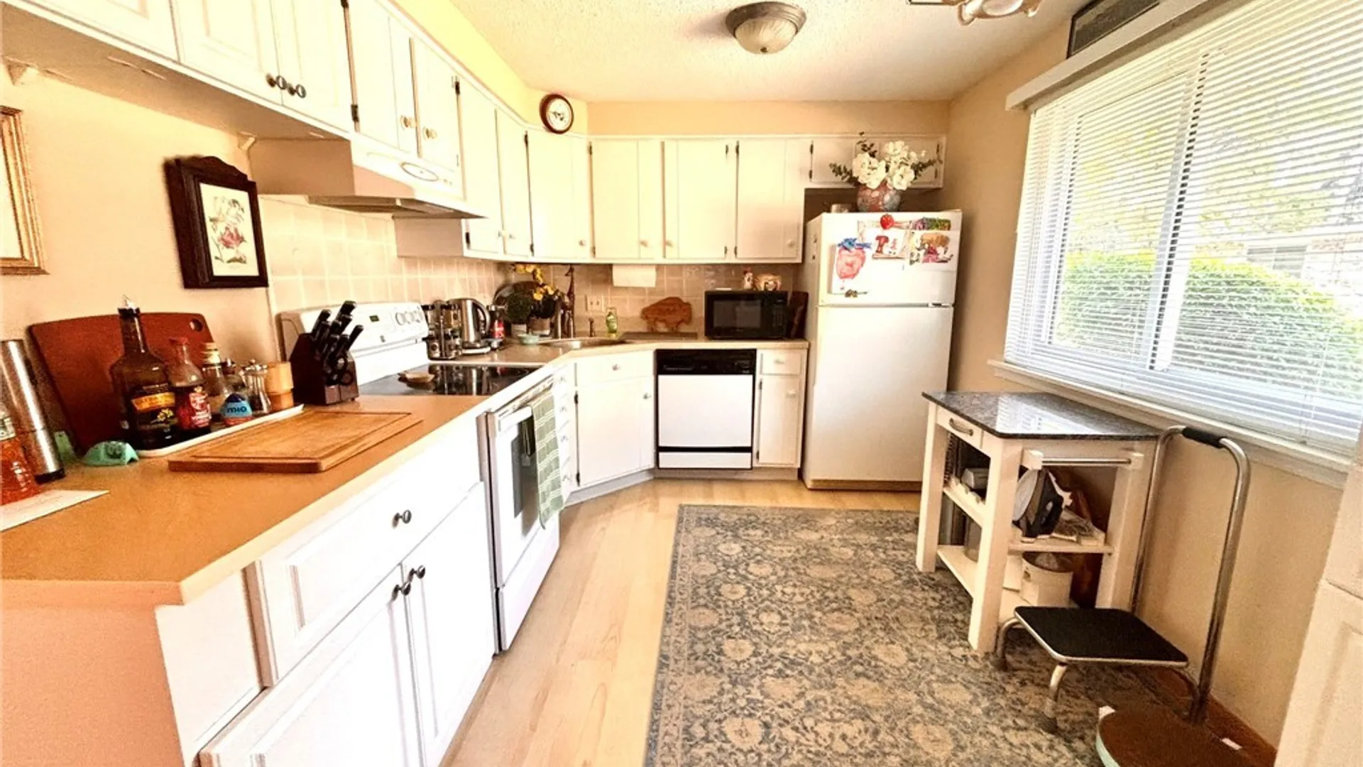 Property at 28 Foxberry Drive, Amherst, NY 14068 7