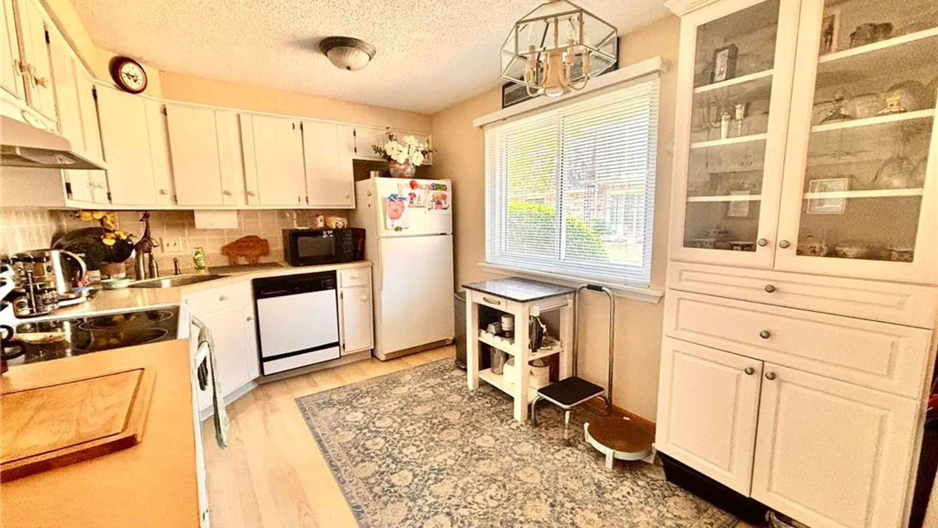 Property at 28 Foxberry Drive, Amherst, NY 14068 8
