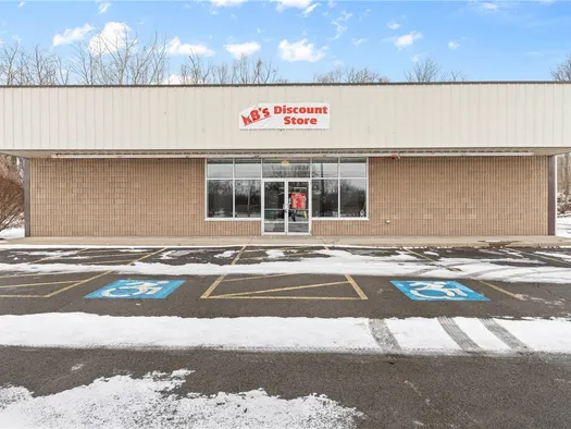 27 State Route 31, Lyons, NY 14489
