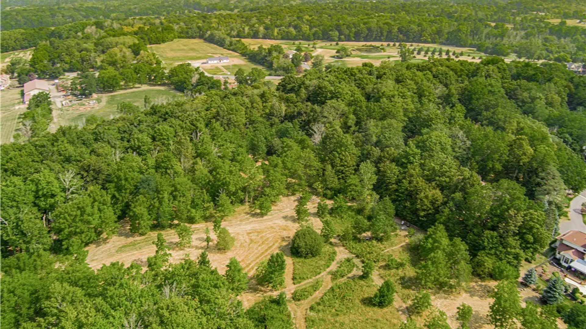 Property at 17 Gothic Ledge, Lockport Town, NY 14094 17