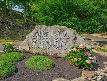 17 Gothic Ledge, Lockport Town, NY 14094