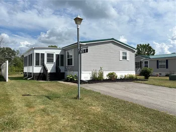 Property at 951 Cobblestone Court, Clarendon, NY 14470
