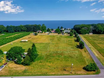 6623 North Road, Newfane, NY 14108