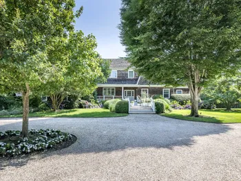 Property at 19 Roberts Lane, East Hampton, NY 11937