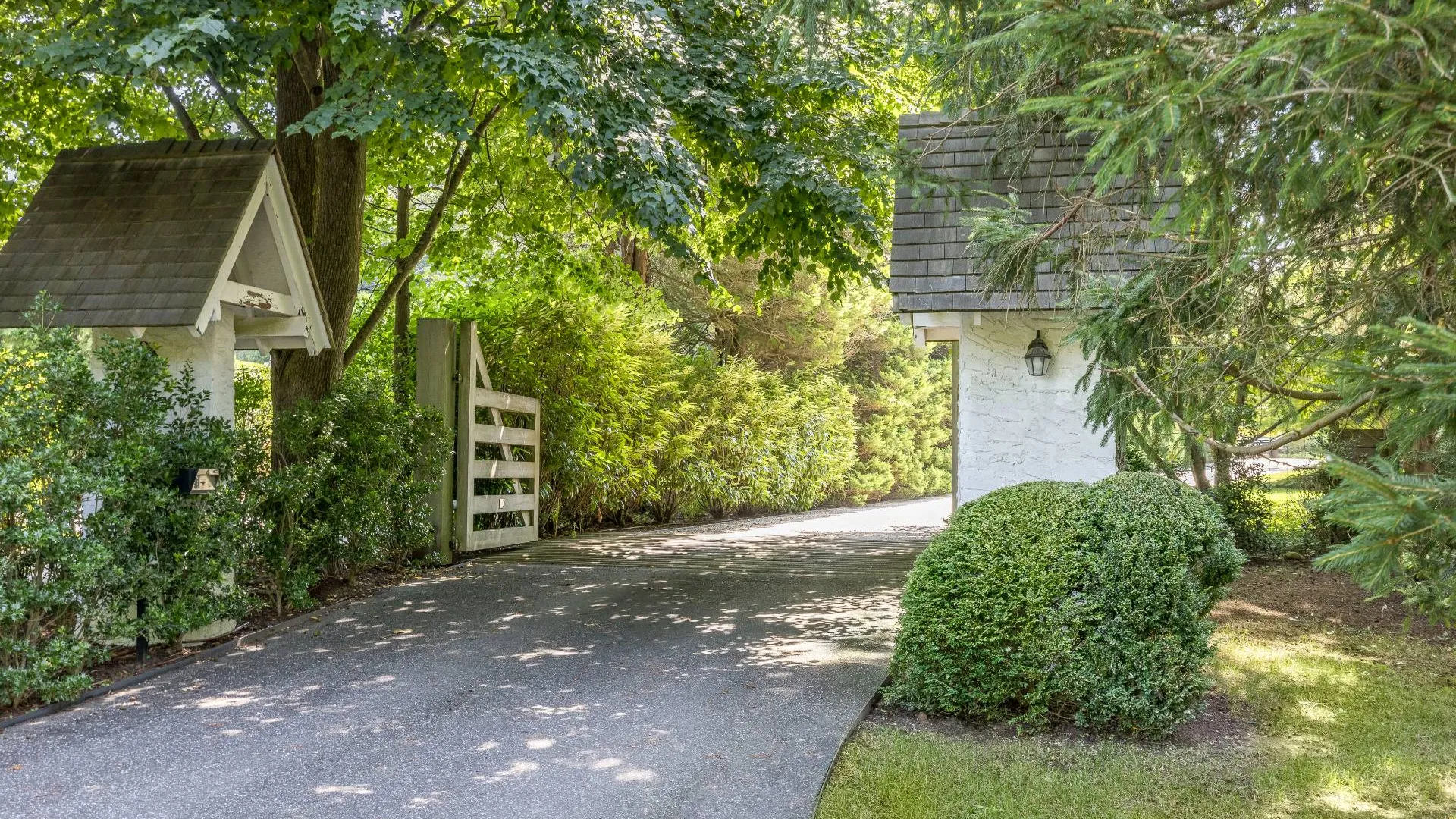 Property at 19 Roberts Lane, East Hampton, NY 11937 33