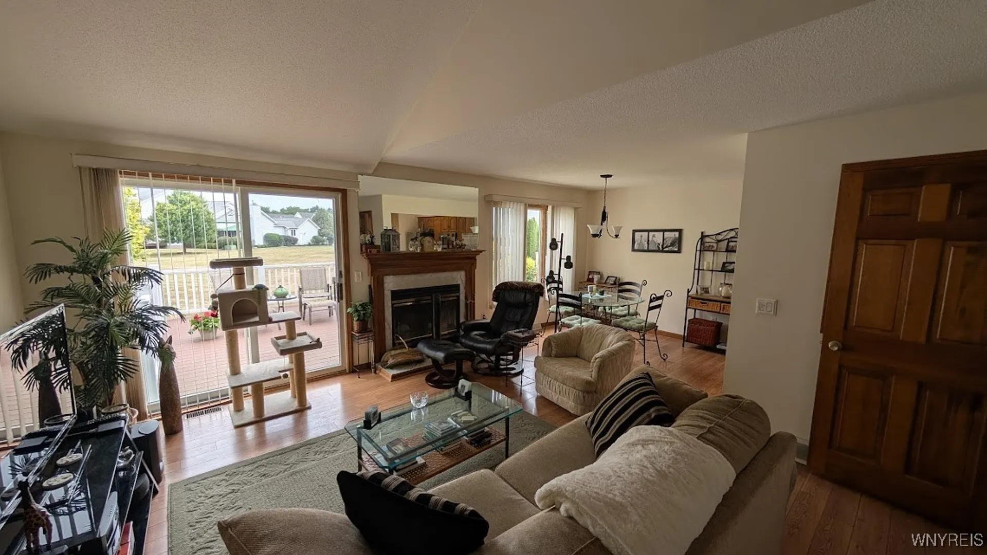 Property at 165 Niagara Shore Drive, Tonawanda, NY 14150 13