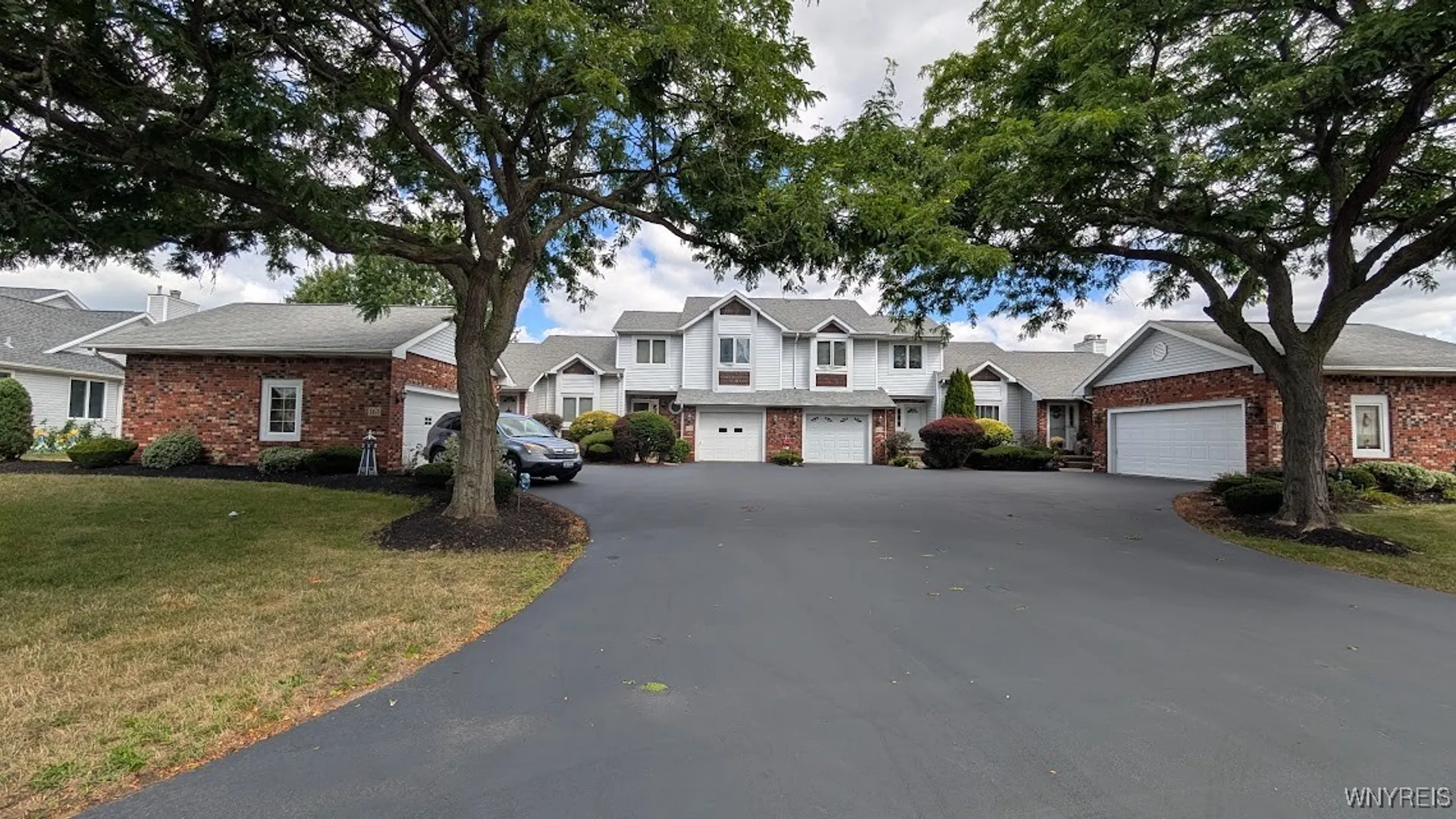 Property at 165 Niagara Shore Drive, Tonawanda, NY 14150 2