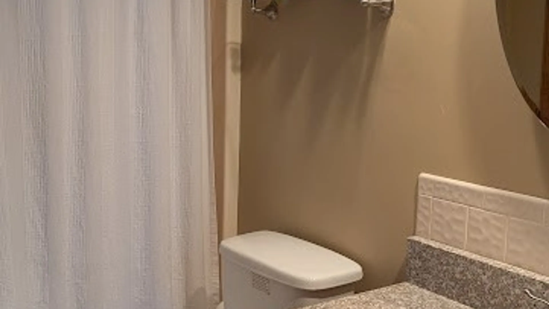 Property at 165 Niagara Shore Drive, Tonawanda, NY 14150 23