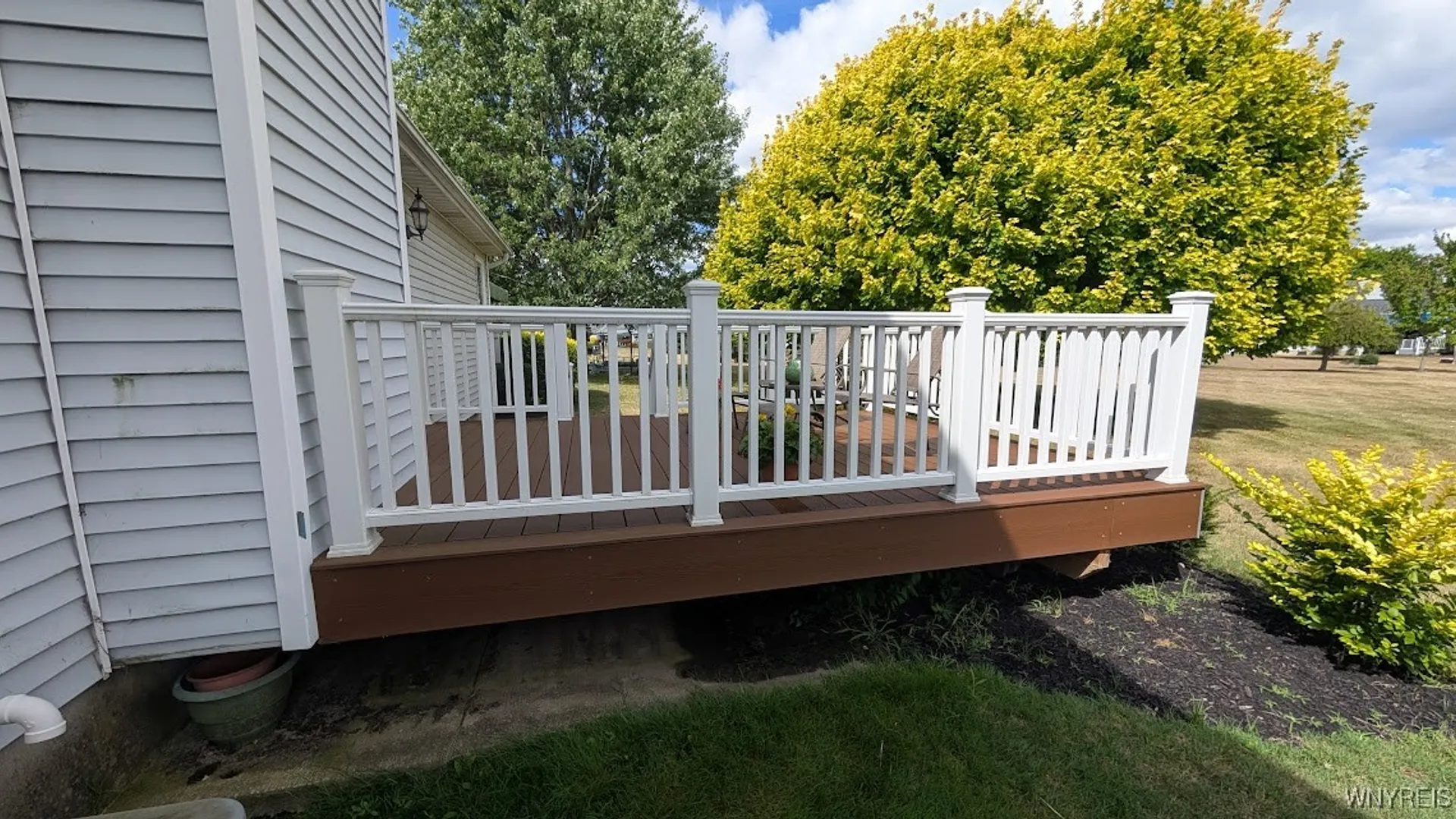 Property at 165 Niagara Shore Drive, Tonawanda, NY 14150 5