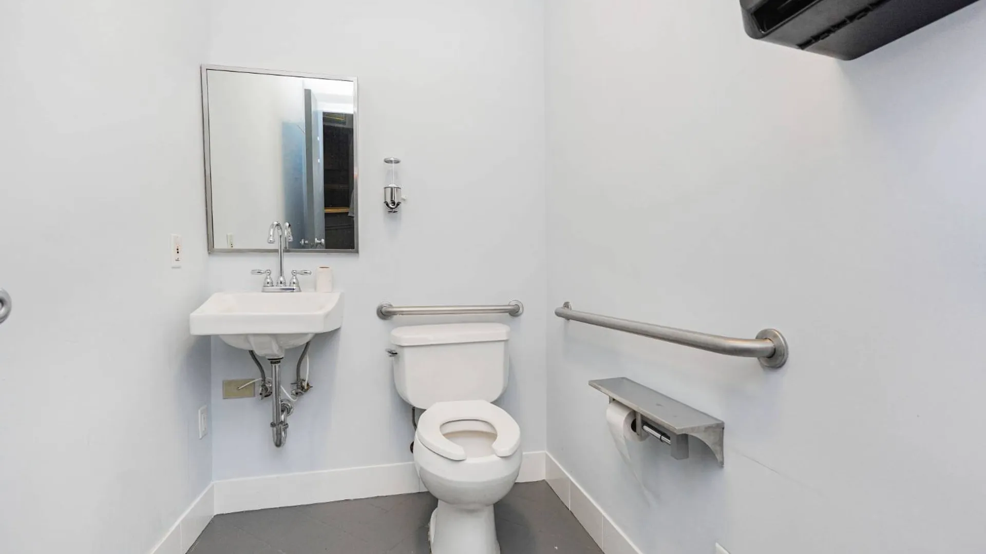 Property at 78 Todt Hill Rd, Staten Island, NY 10314 15