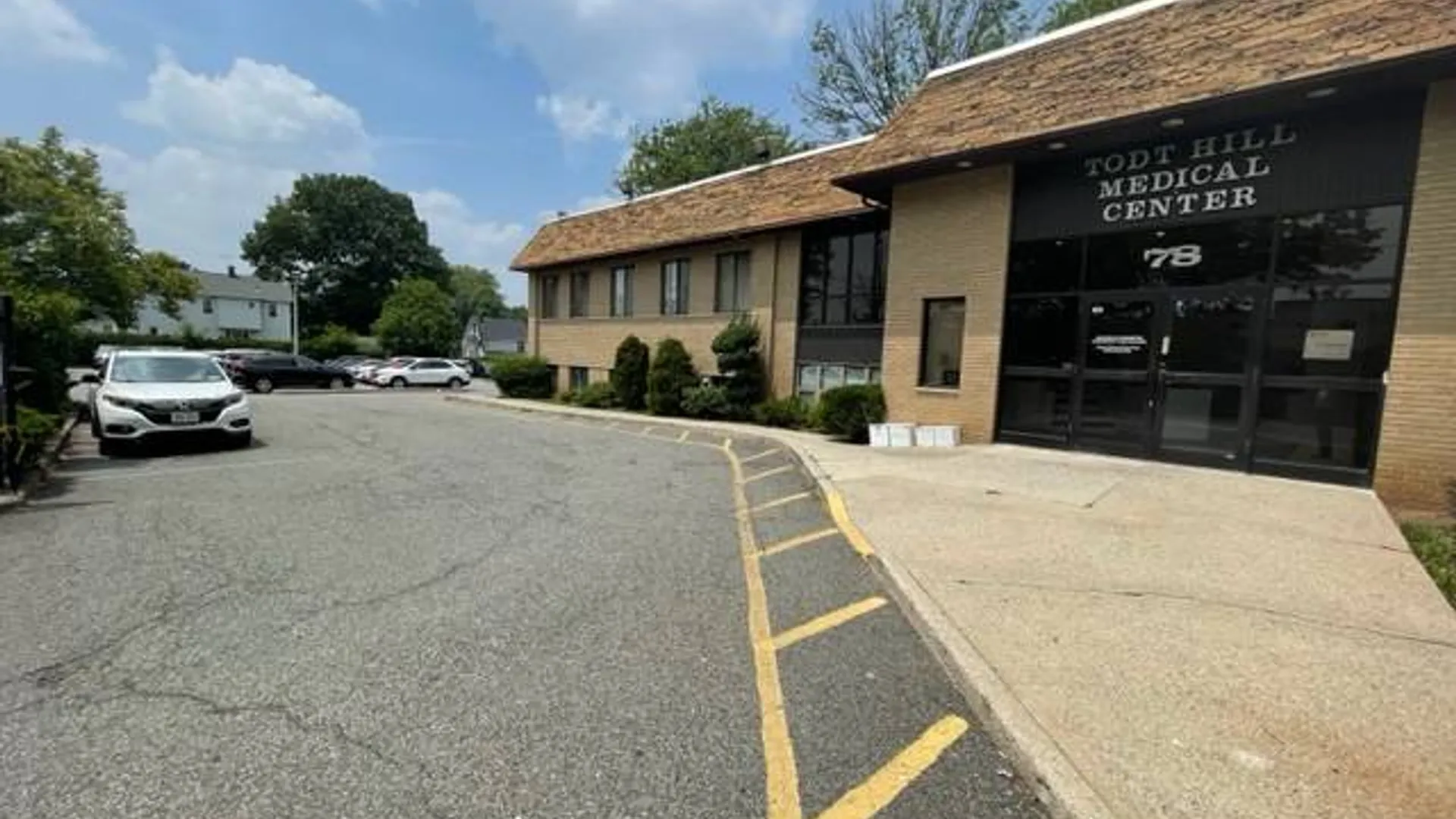 Property at 78 Todt Hill Rd, Staten Island, NY 10314 2