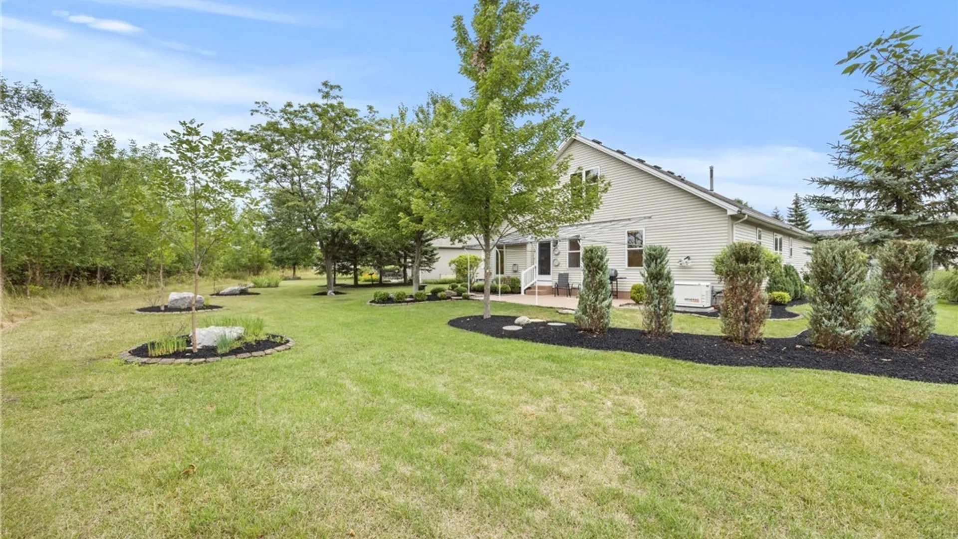 Property at 148 Parwood Trail, Cheektowaga, NY 14043 11