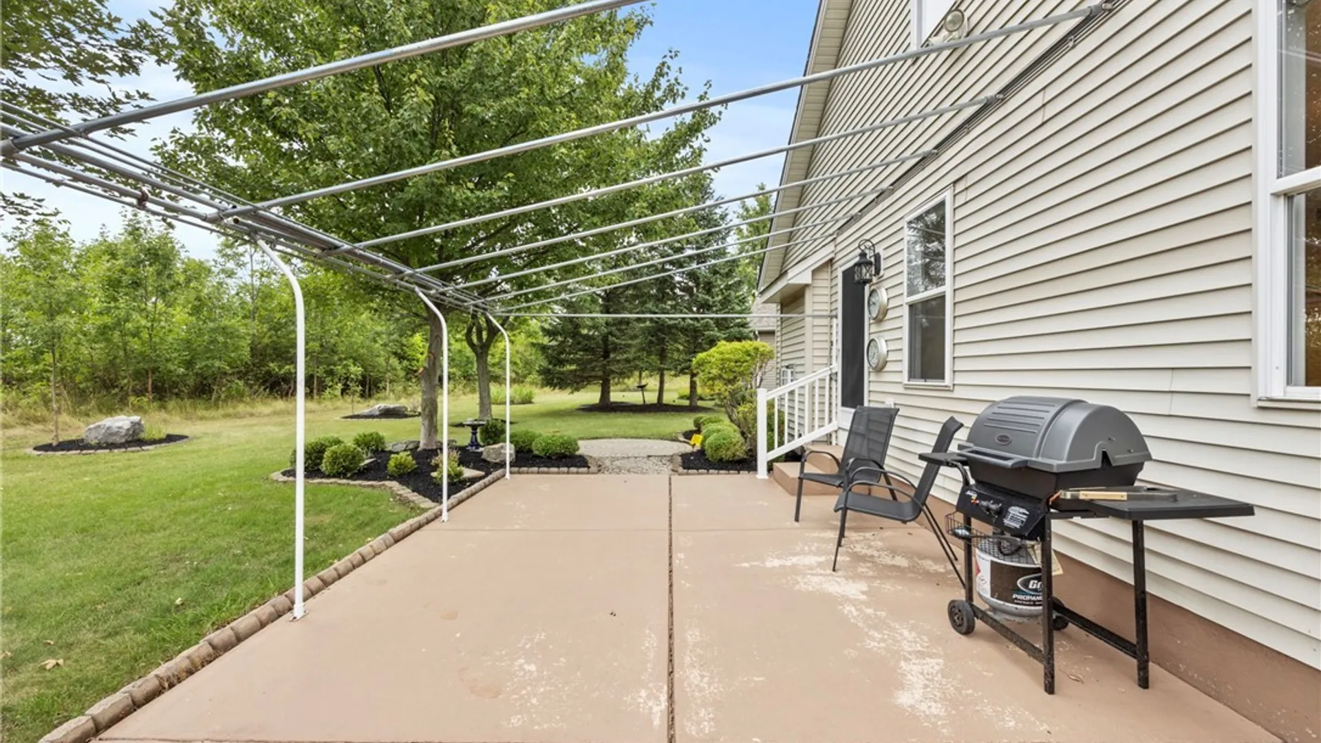 Property at 148 Parwood Trail, Cheektowaga, NY 14043 9