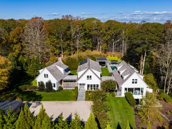 Property at 7 Ashwood Court, Amagansett, NY 11930