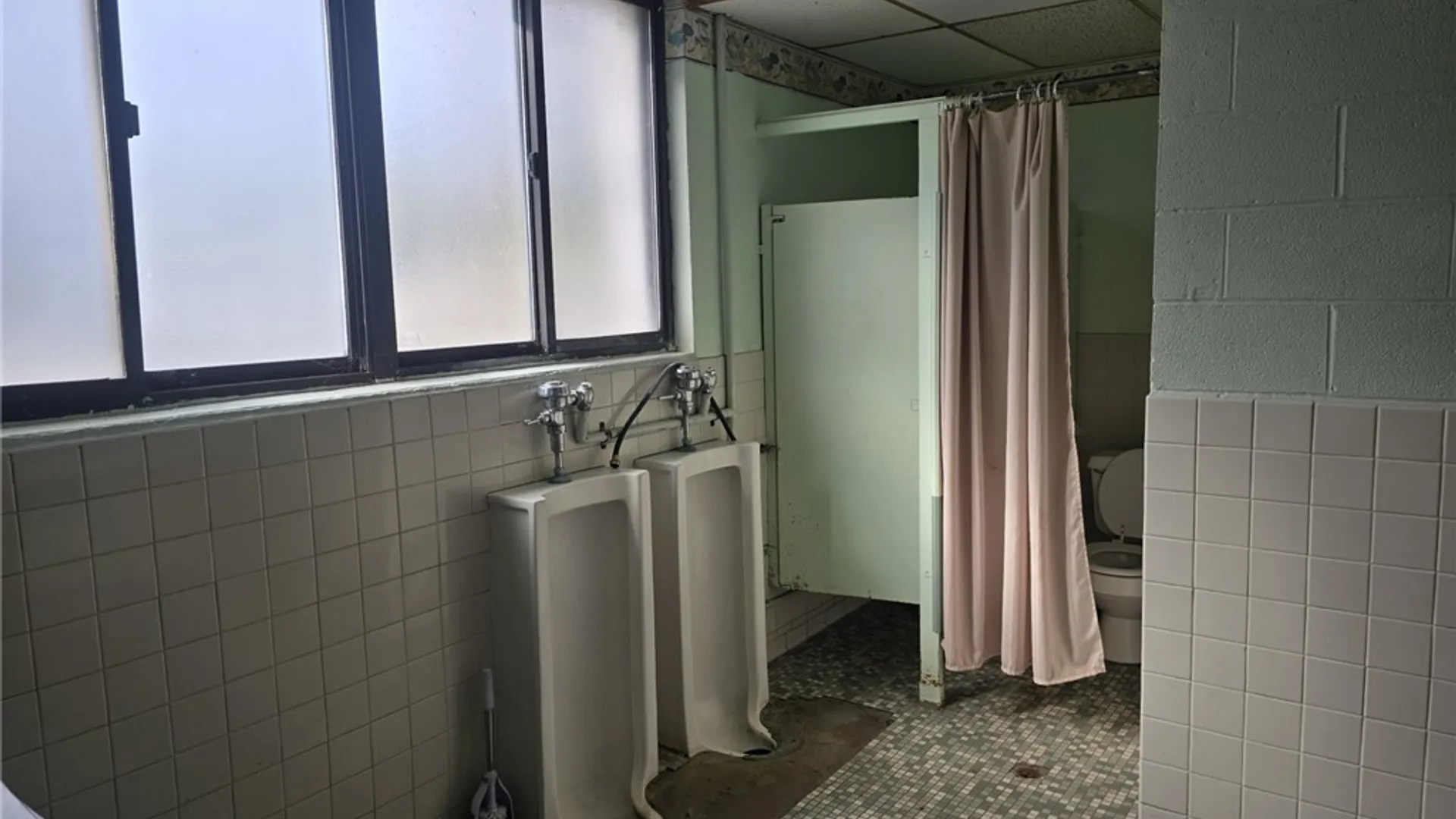 Property at 2103 Mackenna Avenue, Niagara Falls, NY 14303 28