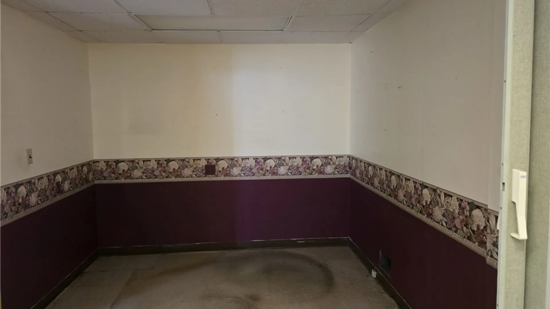 Property at 2103 Mackenna Avenue, Niagara Falls, NY 14303 32