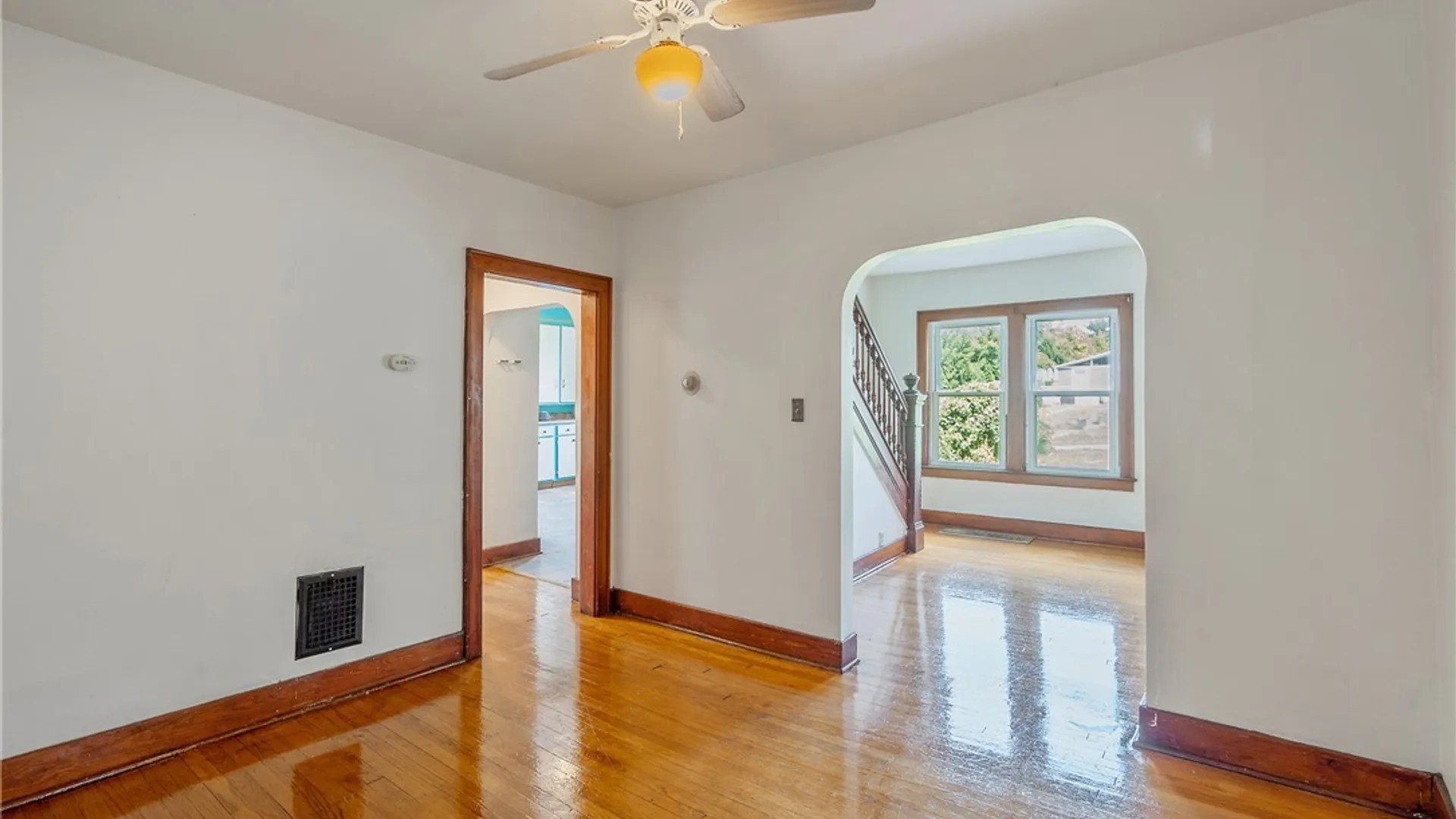 Property at 518 Brighton Ave, Syracuse, NY 13210 10