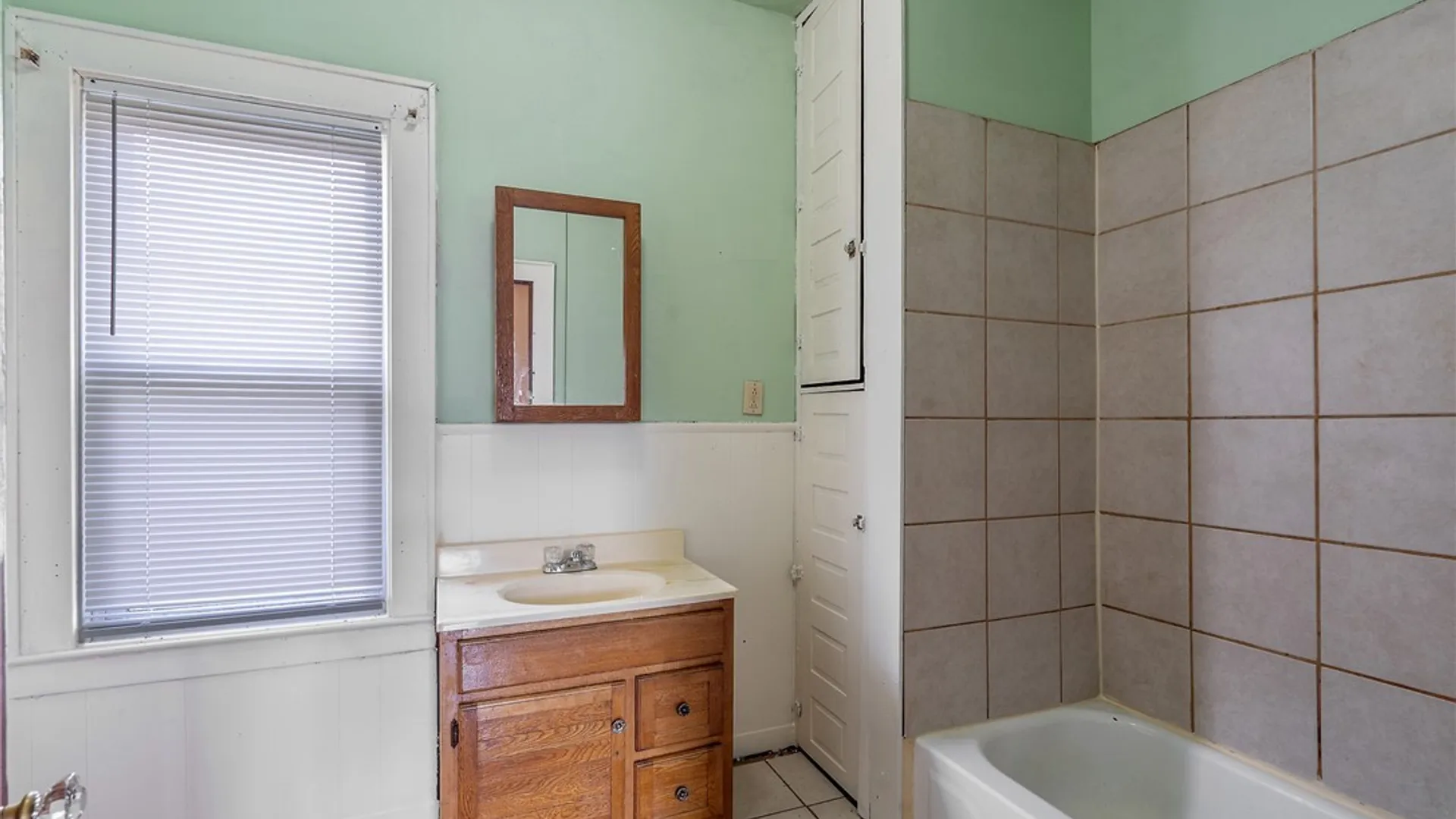 Property at 518 Brighton Ave, Syracuse, NY 13210 36