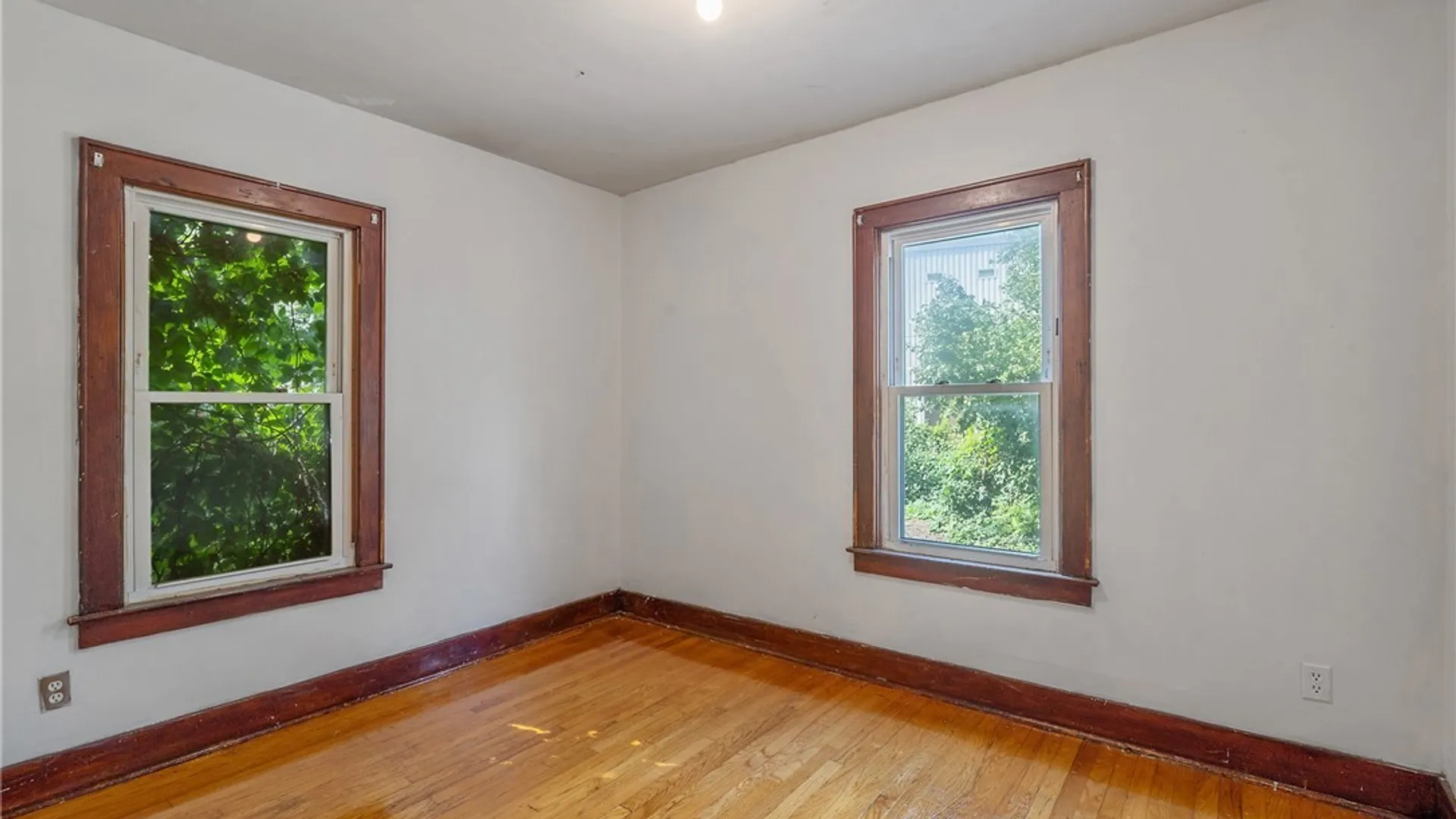 Property at 518 Brighton Ave, Syracuse, NY 13210 7