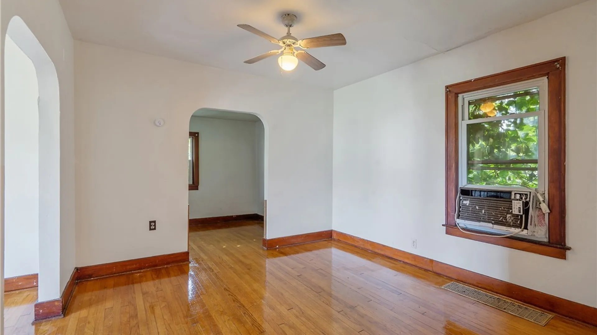 Property at 518 Brighton Ave, Syracuse, NY 13210 9